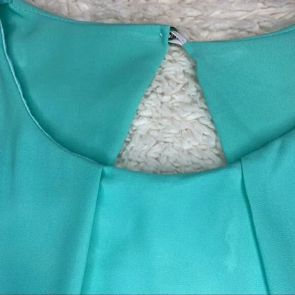 French Halter Dress with Flowy Back size M from French Boutique - Picture 6 of 10